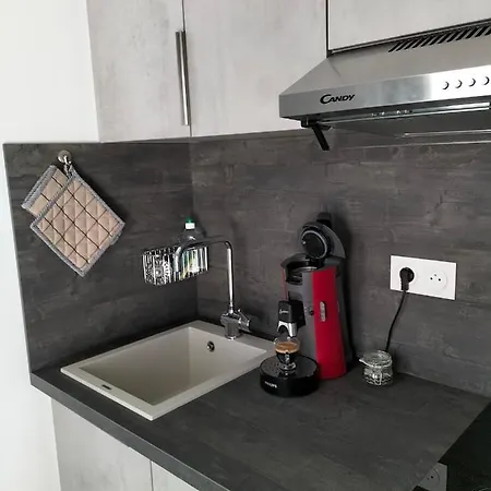 Terrasse, Intra-muros, Climatise Avec Wifi * Avignon