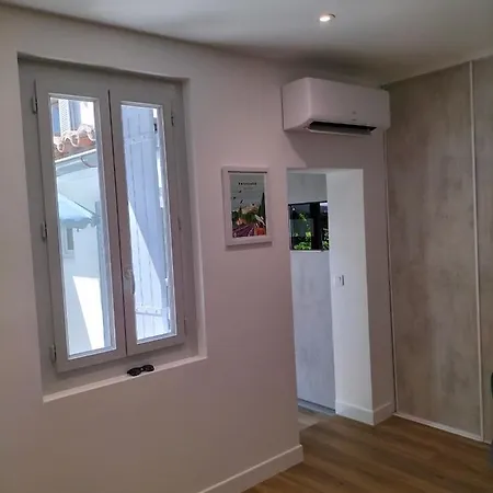 Terrasse, Intra-muros, Climatise Avec Wifi