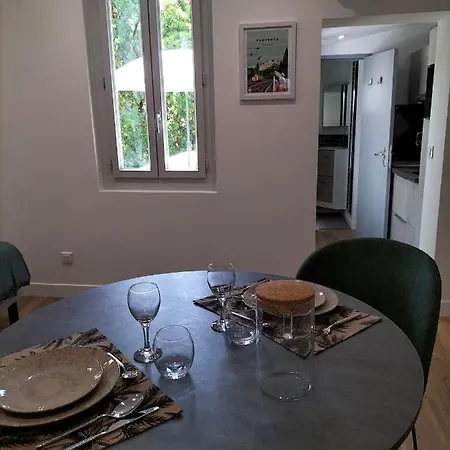 Terrasse, Intra-muros, Climatise Avec Wifi Avignon