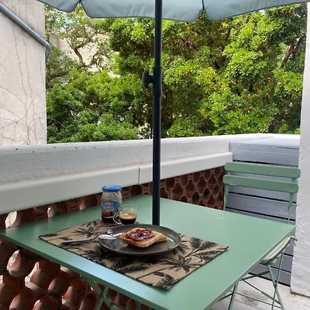 Terrasse, Intra-muros, Climatise Avec Wifi *